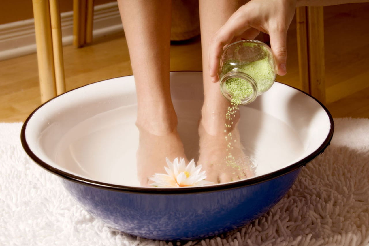 Acqua E Bicarbonato Per I Piedi Piedi belli: come fare la pedicure a casa