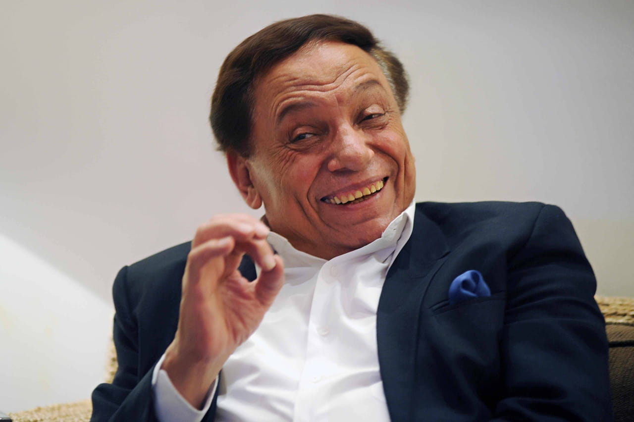 عادل إمام يرد عبر حياتكعلي الدعوات المطالبة بوقف عرض أستاذ ورئيس قسم