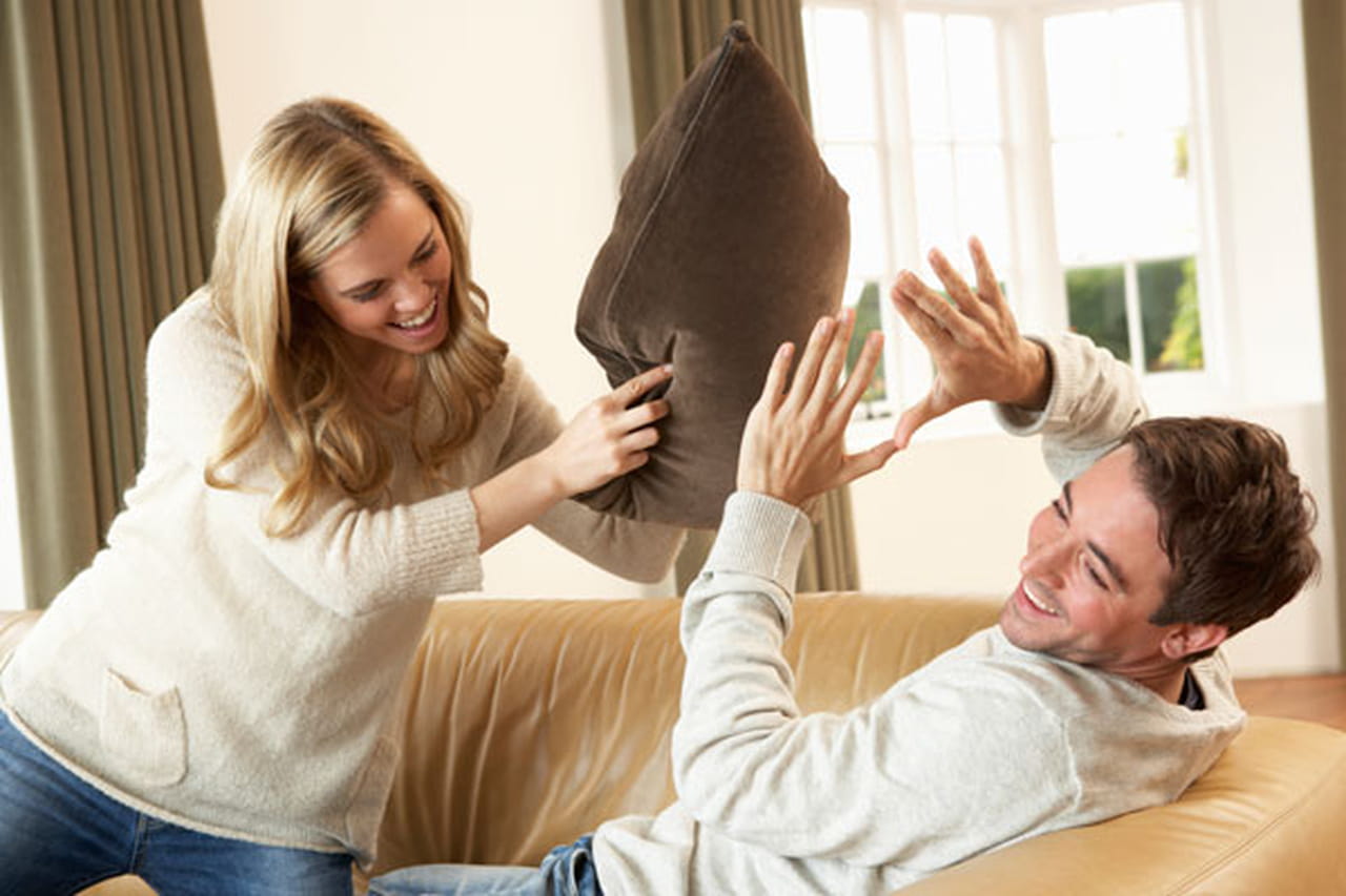 lichaamstaal flirtende man De lichaamstaal van flirtende mannen begrijpen lees verder om te ontdekken op welke onbewuste manieren een man met zijn lichaamstaal kan vertellen dat jij zijn. lichaamstaal flirtende man De lichaamstaal van flirtende mannen begrijpen lees verder om te ontdekken op welke onbewuste manieren een man met zijn lichaamstaal kan vertellen dat jij zijn.