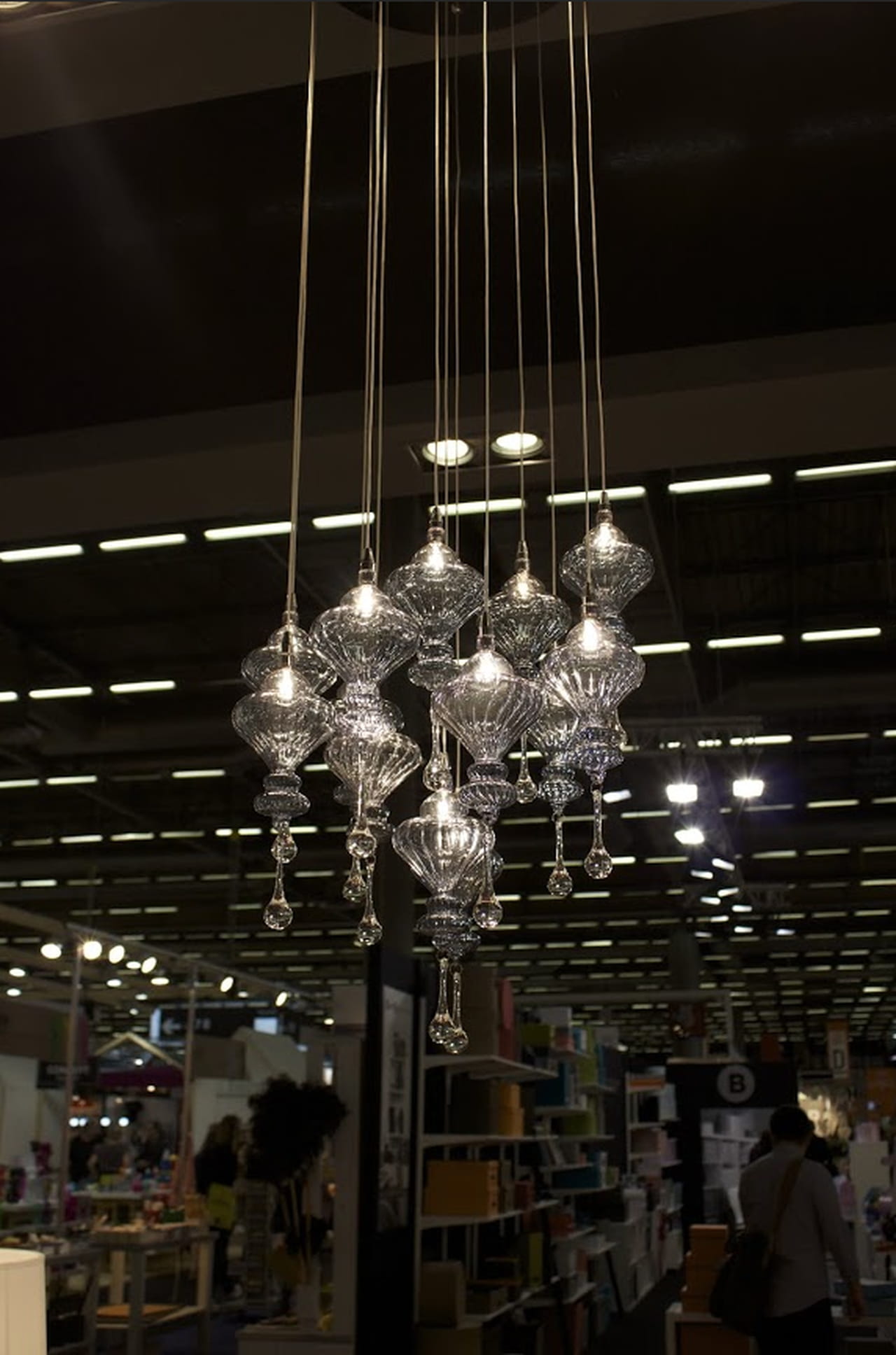 Lampadari preziosi: la luce che arreda