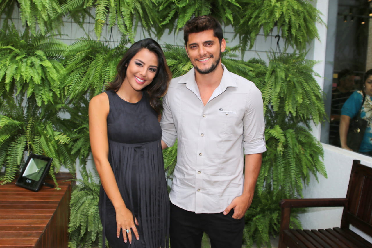 Bruno Gissoni e Yanna Lavigne estão morando juntos, diz jornal Bruno Gissoni e Yanna Lavigne estão morando juntos, diz jornal