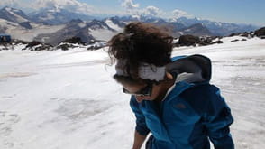 Raha Moharrak أصغر عربية تصل إلى الـ Everest