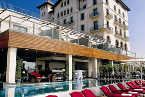 فندق Gran Hotel La Florida الإسباني: موقع رائع مطل على البحر المتوسط