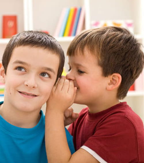 كيف تخلصين ولدك من التأثير السيئ لأصدقائه؟