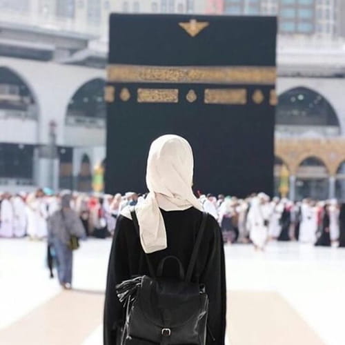 مسلمات ينددن بالتحرش الجنسي خلال الحج مع Mosquemetoo مسلمات ينددن بالتحرش الجنسي خلال الحج مع Mosquemetoo