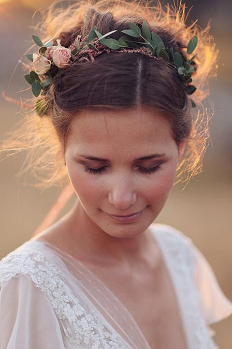 Tiara de flores confira 15 modelos para noivas