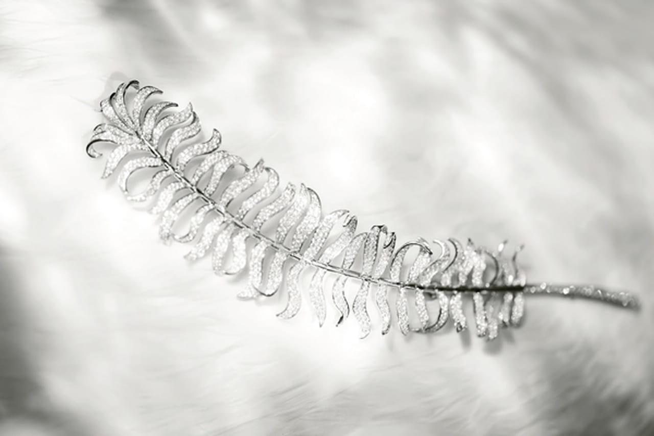 خفة الريشة في مجوهرات مفعمة بالرقي من شانيل