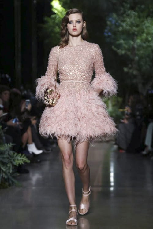 إيلي صعب يسحر باريس بمجموعته الراقية لصيف 2015