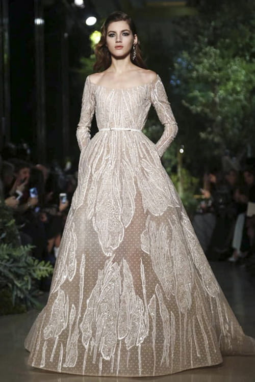 إيلي صعب يسحر باريس بمجموعته الراقية لصيف 2015