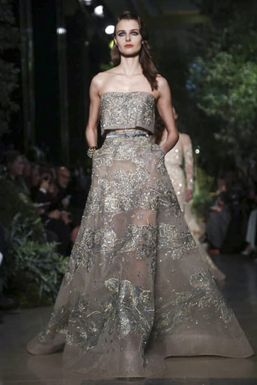 إيلي صعب يسحر باريس بمجموعته الراقية لصيف 2015