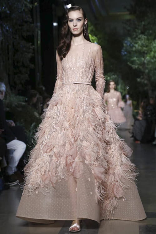 إيلي صعب يسحر باريس بمجموعته الراقية لصيف 2015