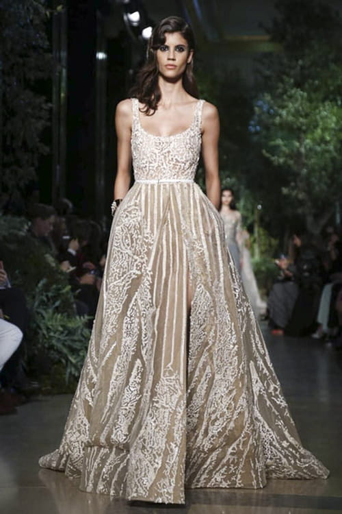 إيلي صعب يسحر باريس بمجموعته الراقية لصيف 2015